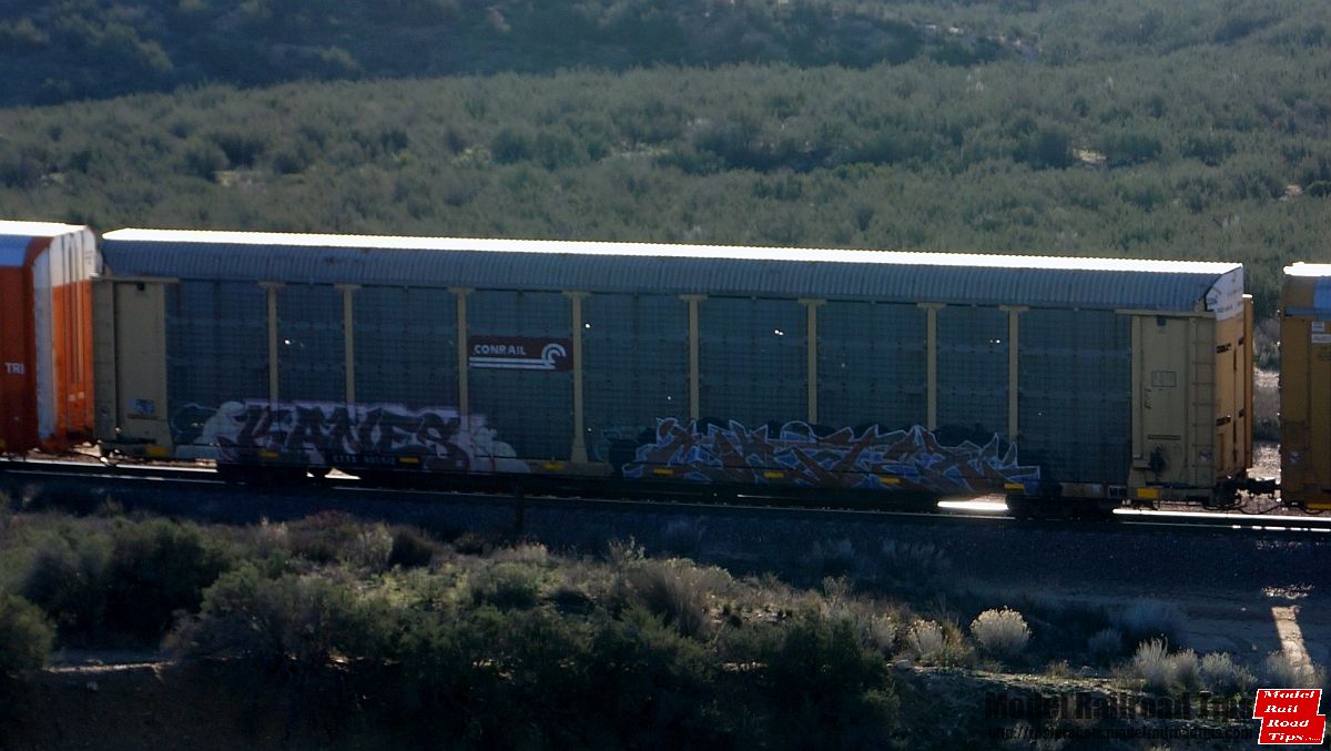 ETTX 808672
Hill 582, Cajon Pass

Conrail yellow rack with brown logo panel
